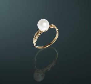 Золотое кольцо с жемчугом AKOYA бриллианты к-110627: белый морской жемчуг, золото 585°
