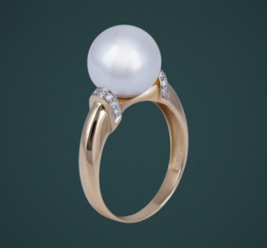 Кольцо с жемчугом бриллианты к-110659жб: белый морской жемчуг, золото 585°